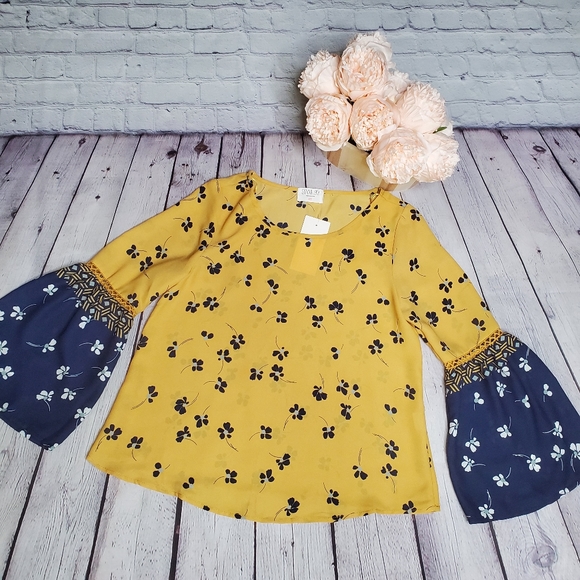 Sienna Sky Yellow and Navy Blue Floral Bell Sleeve Top Size XS - Picture 1 of 7